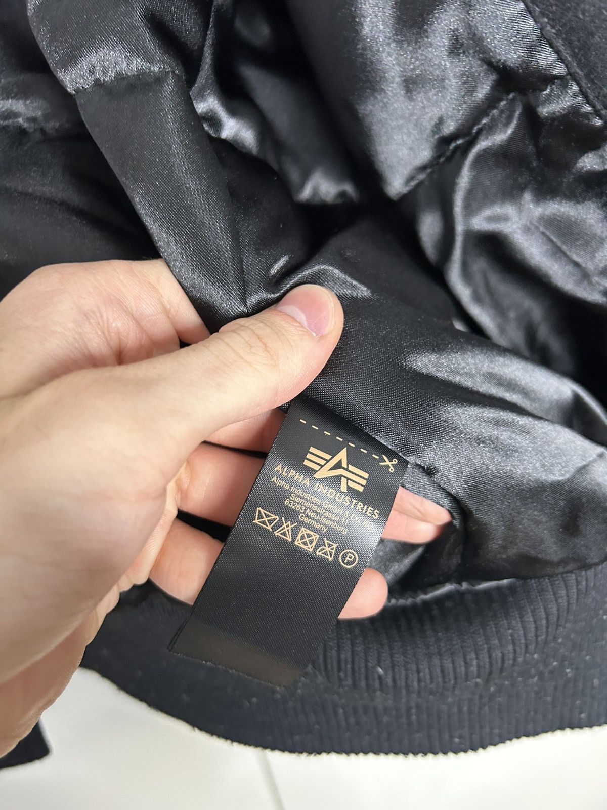Alpha Industries Alpha Industries bomber Size US S / EU 44-46 / 1 - 3 Thumbnail
