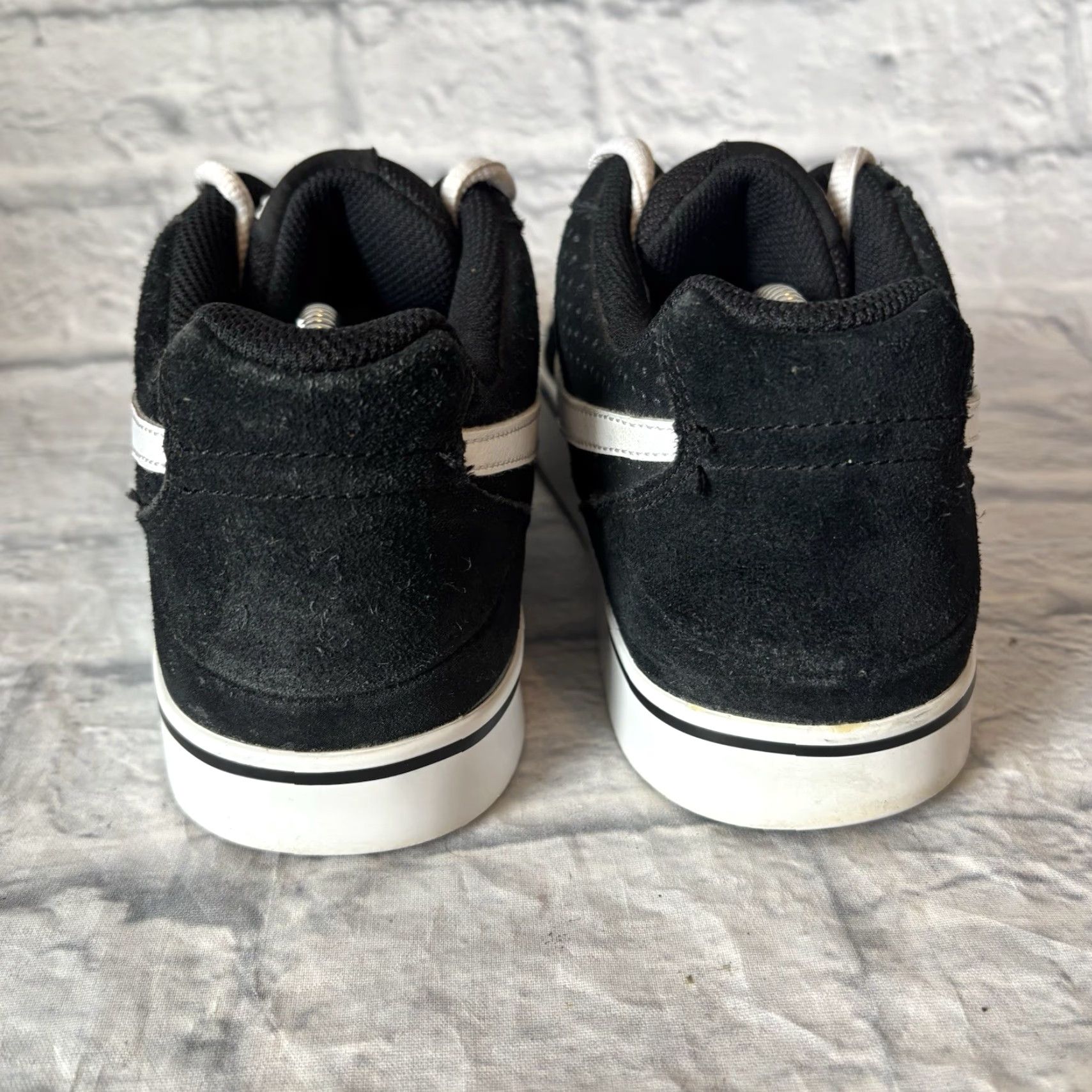 Nike VINTAGE Nike Ruckus LR Black White Skateboarding Sneakers 395770-003 Mens Size 9 Size US 9 / EU 42 - 5 Thumbnail