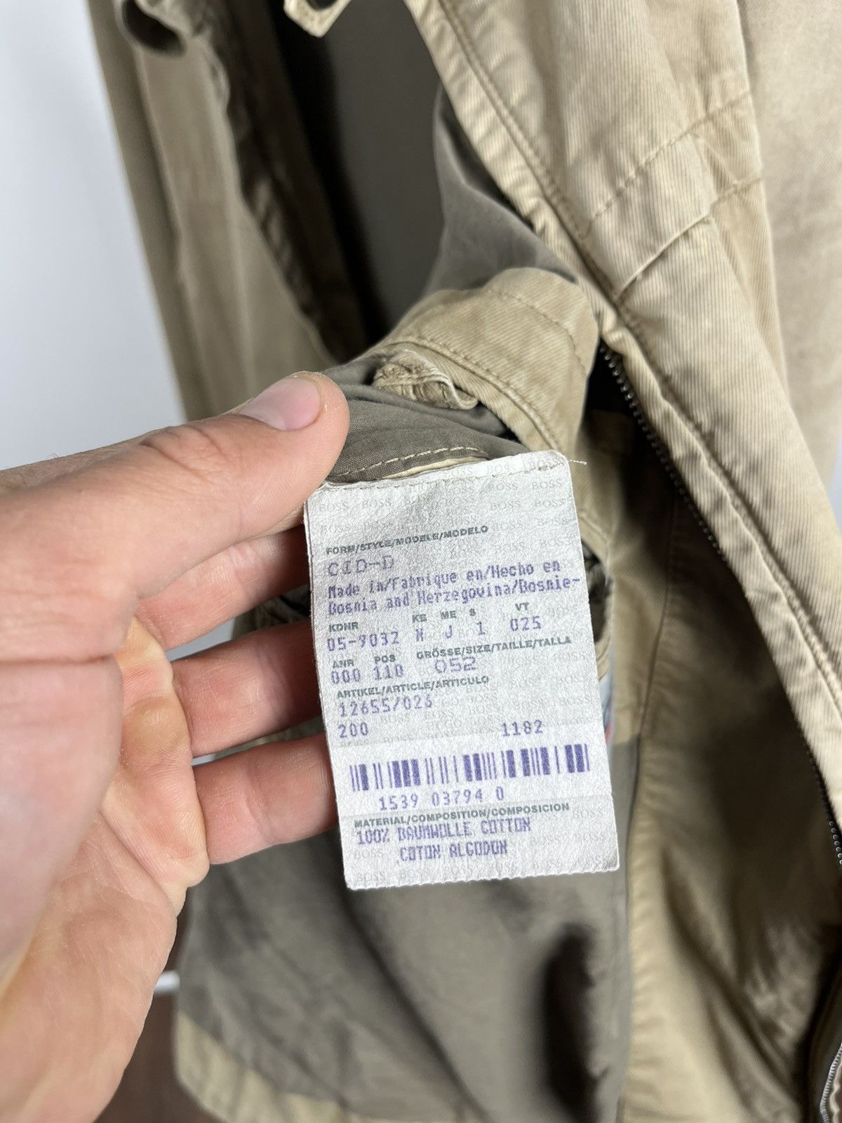 Hugo Boss Vintage Hugo Boss Beige Cotton Zip Up Jacket Size L Size US L / EU 52-54 / 3 - 10 Thumbnail