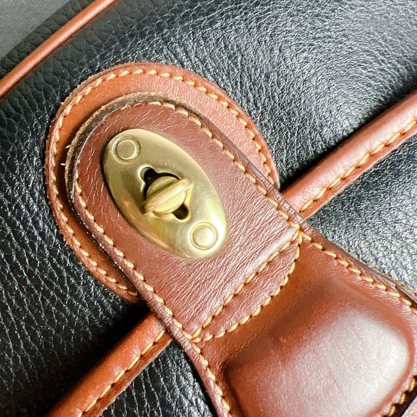 Coach COACH Vintage Sheridan Mayfield Bag in Black & Tan no. 4224 Size ONE SIZE - 7 Thumbnail