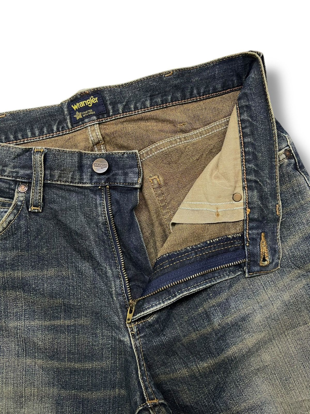 Wrangler Vintage Y2K Wrangler - Faded Mud Wash, Distressed Jeans Size US 31 - 10 Thumbnail