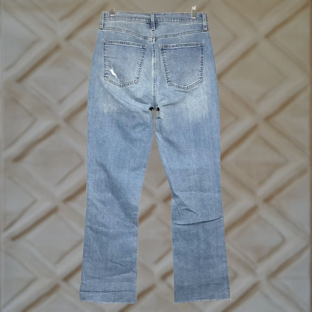 Gap VINTAGE? GAP Kick Fit High Rise Distressed Light Wash Denim Crop Jeans Women's 29/8T Tall Size 30" / US 8 / IT 44 - 1 Thumbnail