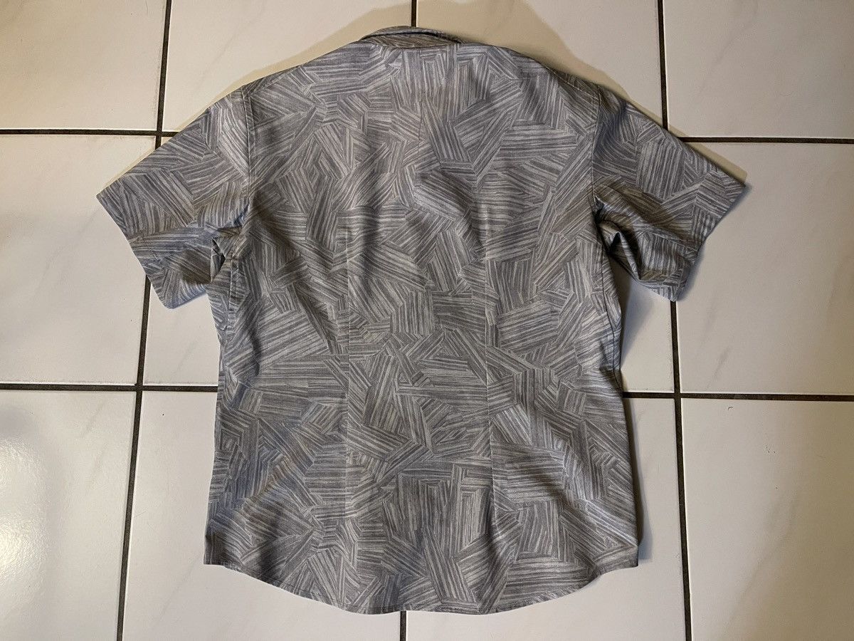 Lululemon Lululemon Airing Easy Shirt Small Gray Floral Pattern Vented Size US S / EU 44-46 / 1 - 5 Thumbnail