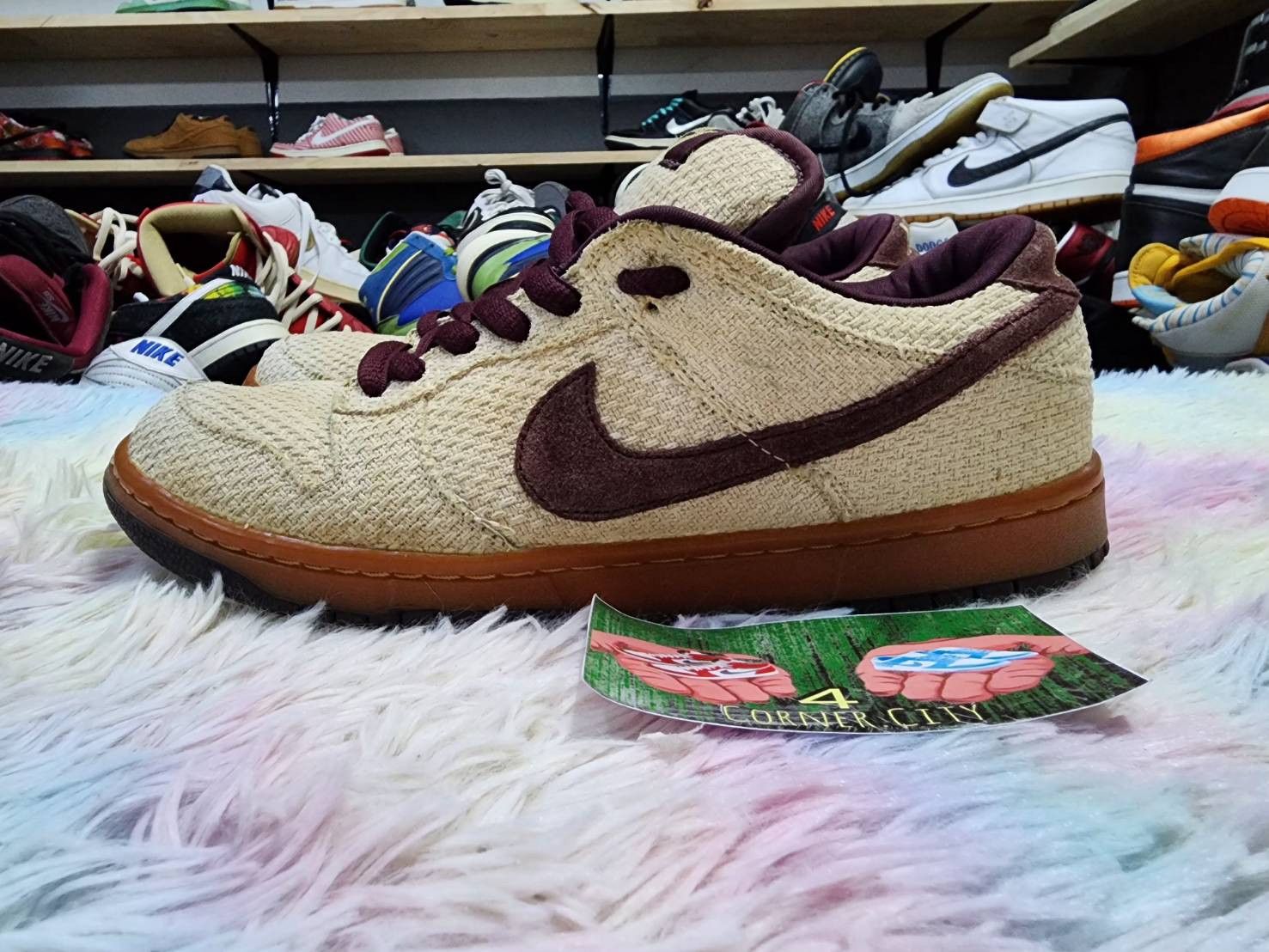 Nike sb dunk low red hemp best sale