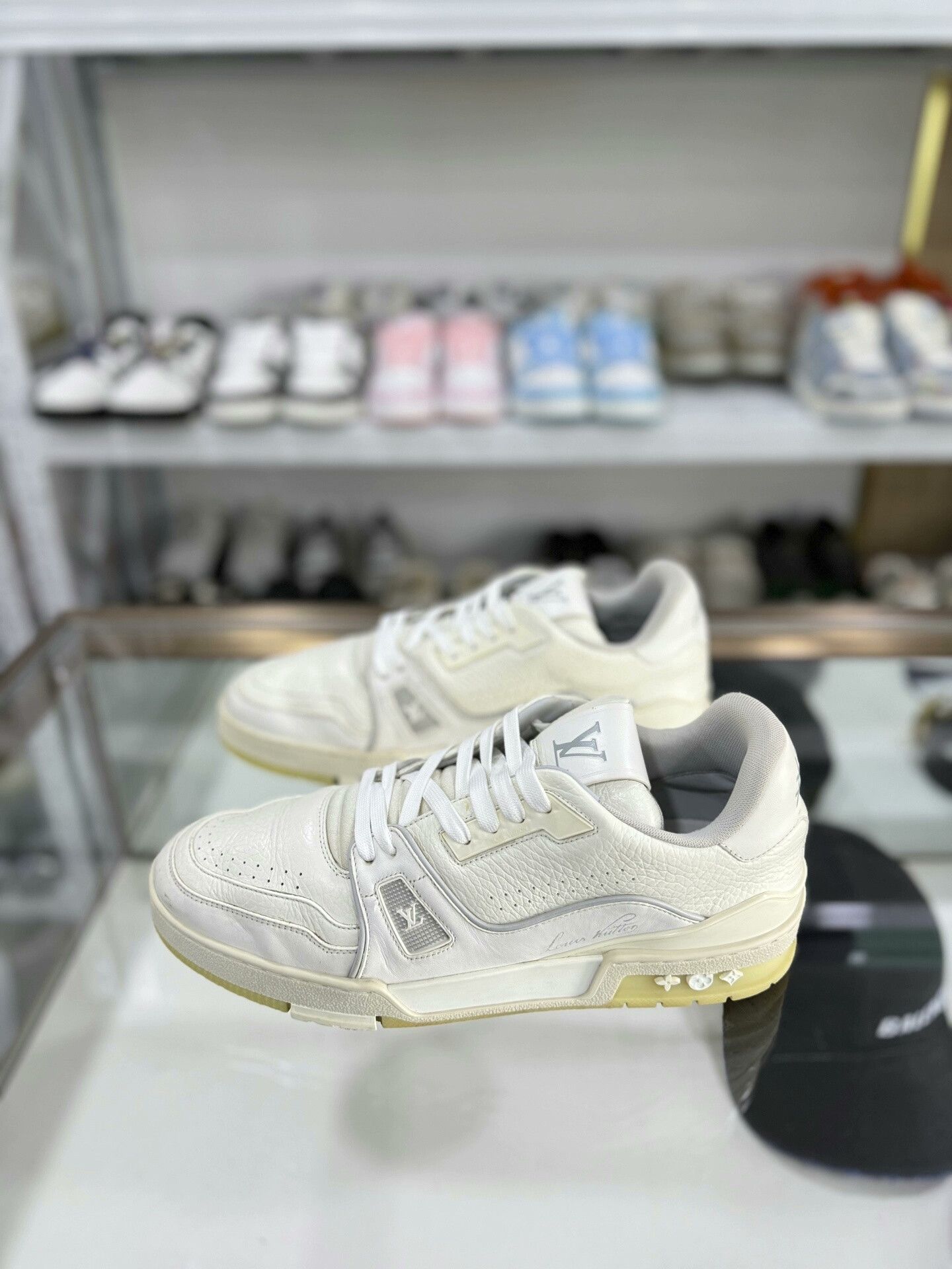 Louis Vuitton Louis Vuitton LV Trainer Sneakers for Men Size US 9.5 / EU 42-43 - 1 Thumbnail