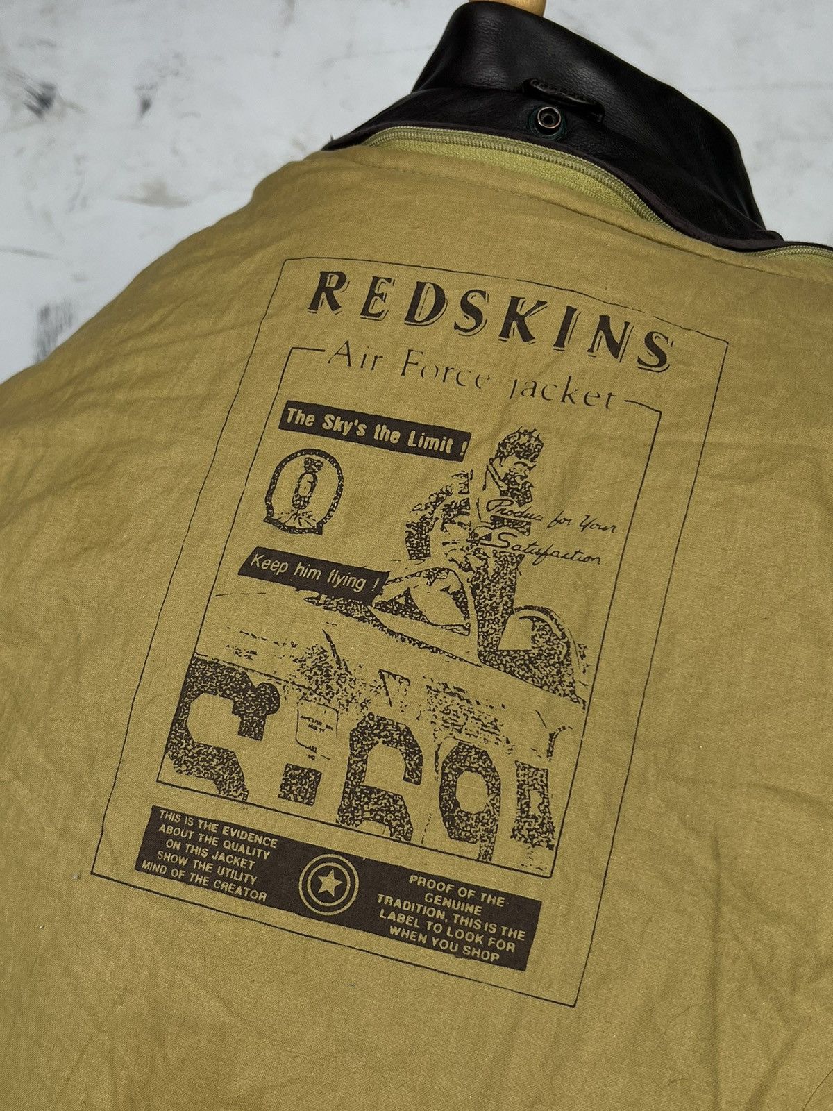 Vintage Vintage Redskins Air Force Bomber Leather Jacket Size XL-XXL Size US XXL / EU 58 / 5 - 11 Thumbnail
