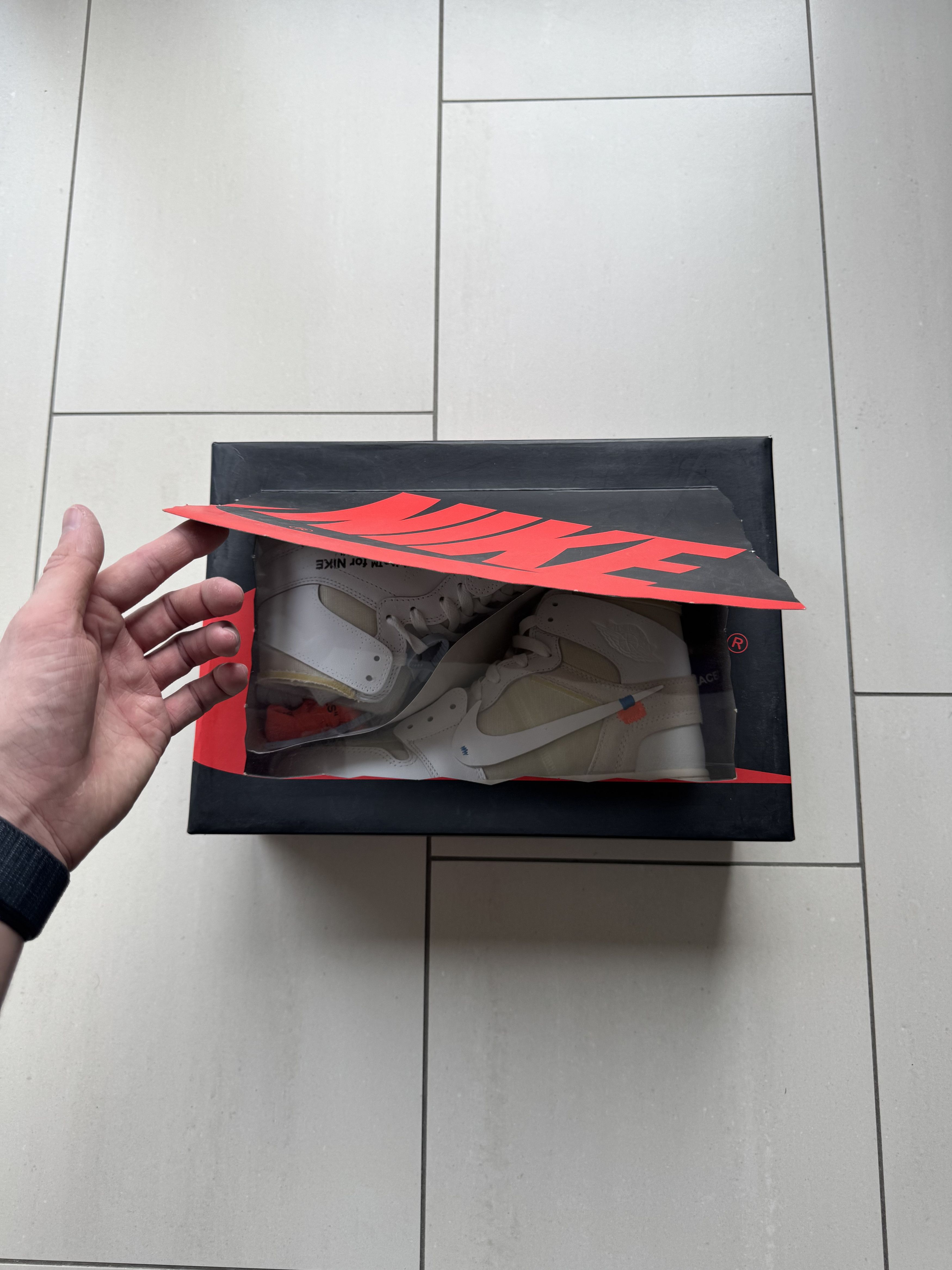 Nike × Off-White Jordan 1 Retro High Off-White Euro Size US 9.5 / EU 42-43 - 16 Thumbnail
