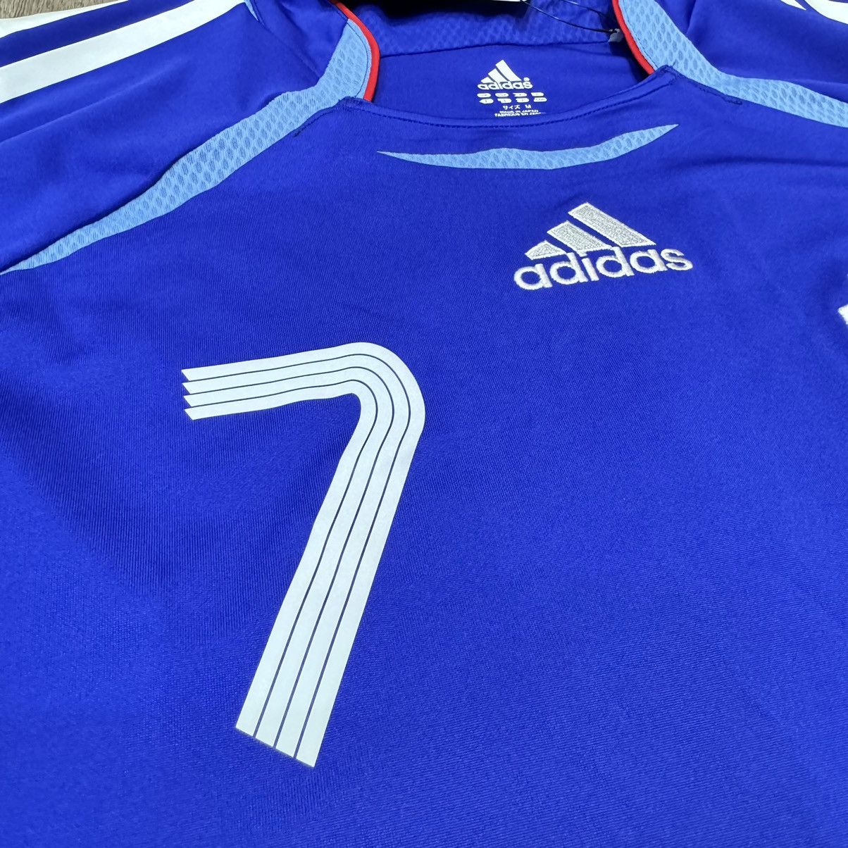 Japanese Brand Japan World Cup 2006 player issue home shirt #7 Nakata(Bnwt) Size US M / EU 48-50 / 2 - 4 Thumbnail