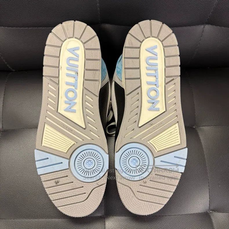 Louis Vuitton Louis Vuitton 24 new trianer blue and black velcro low-top Size US 9 / EU 42 - 4 Thumbnail