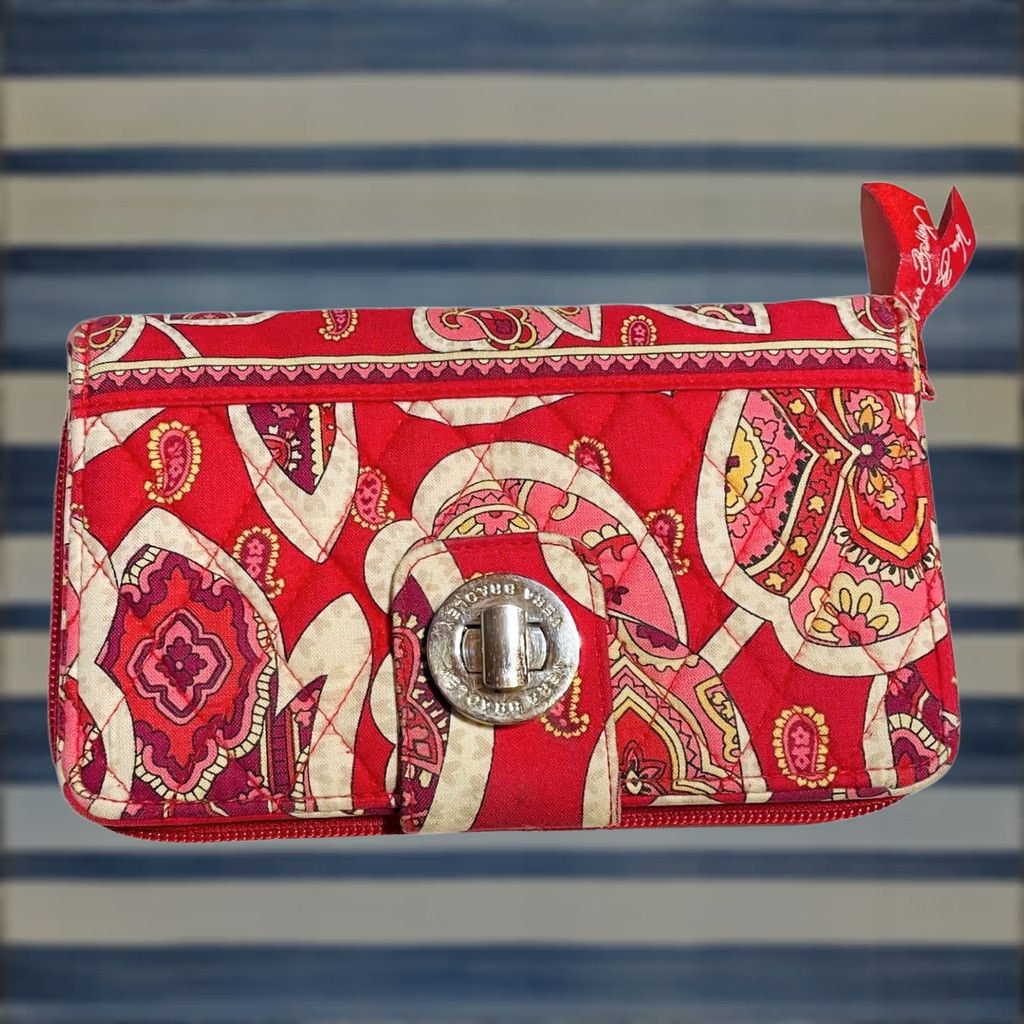 Vera Bradley Vera Bradley Rosy Posies Wallet Card Holder Women’s Pink Red Floral Turn-Lock Knit Cotton Quilted 5x8 in Hipster Medium Pink/Red Pattern Girls Womens Size ONE SIZE - 1 Thumbnail