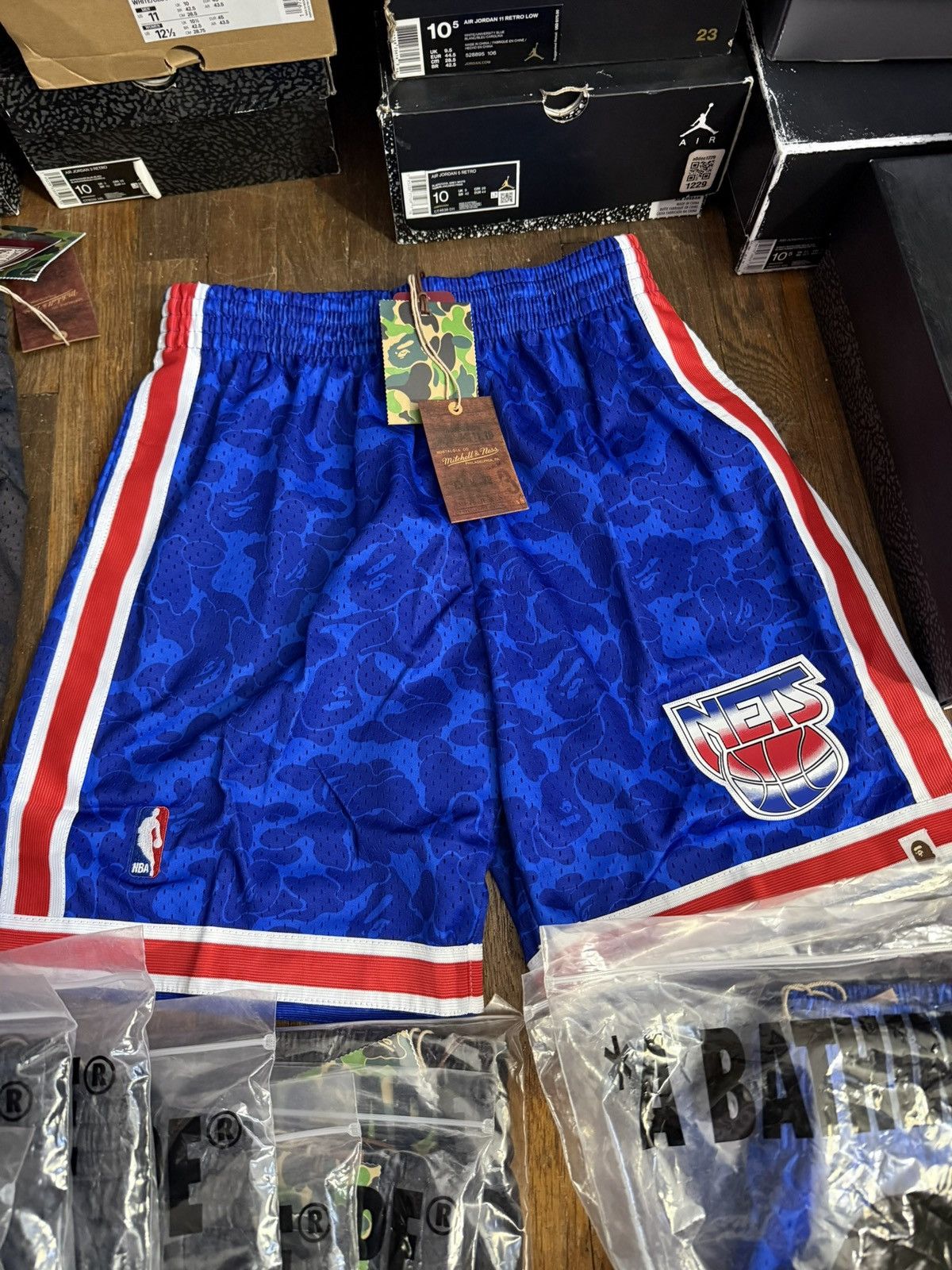 Bape × Mitchell & Ness Bape Brooklyn Nets shorts sz S & L (Blue) Size US 40 / EU 56 - 2 Thumbnail