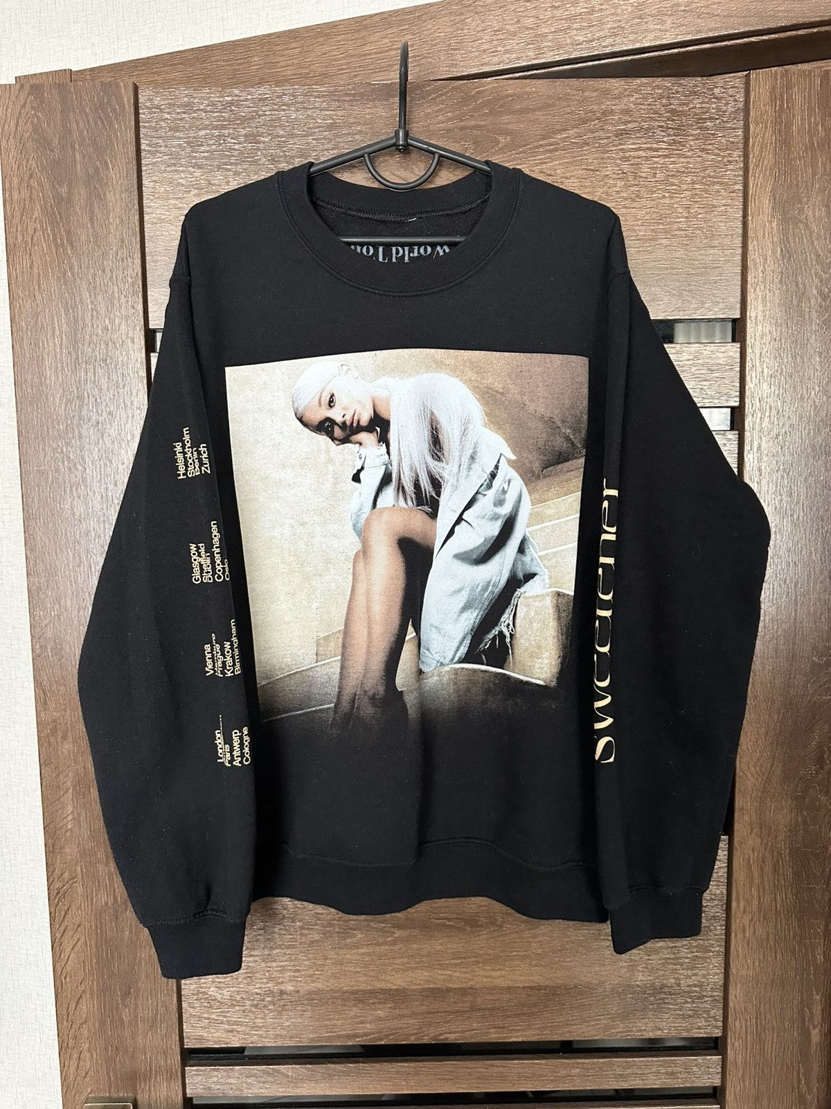 Other 2019 Ariana Grande Sweetener Sweatshirt Crewneck Band Tour Size US S / EU 44-46 / 1 - 2 Thumbnail