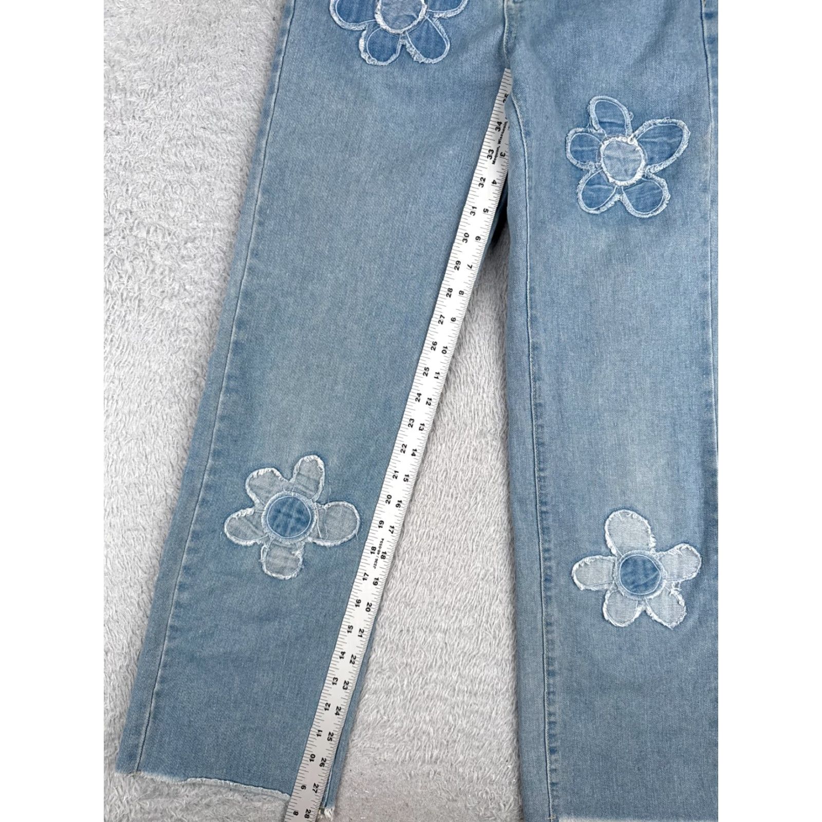 Vintage Women Jeans 25 Blue Denim Wide Leg High Rise Cotton 25x28 Flower Patches Sewn Size 42" / US 20 - 7 Thumbnail
