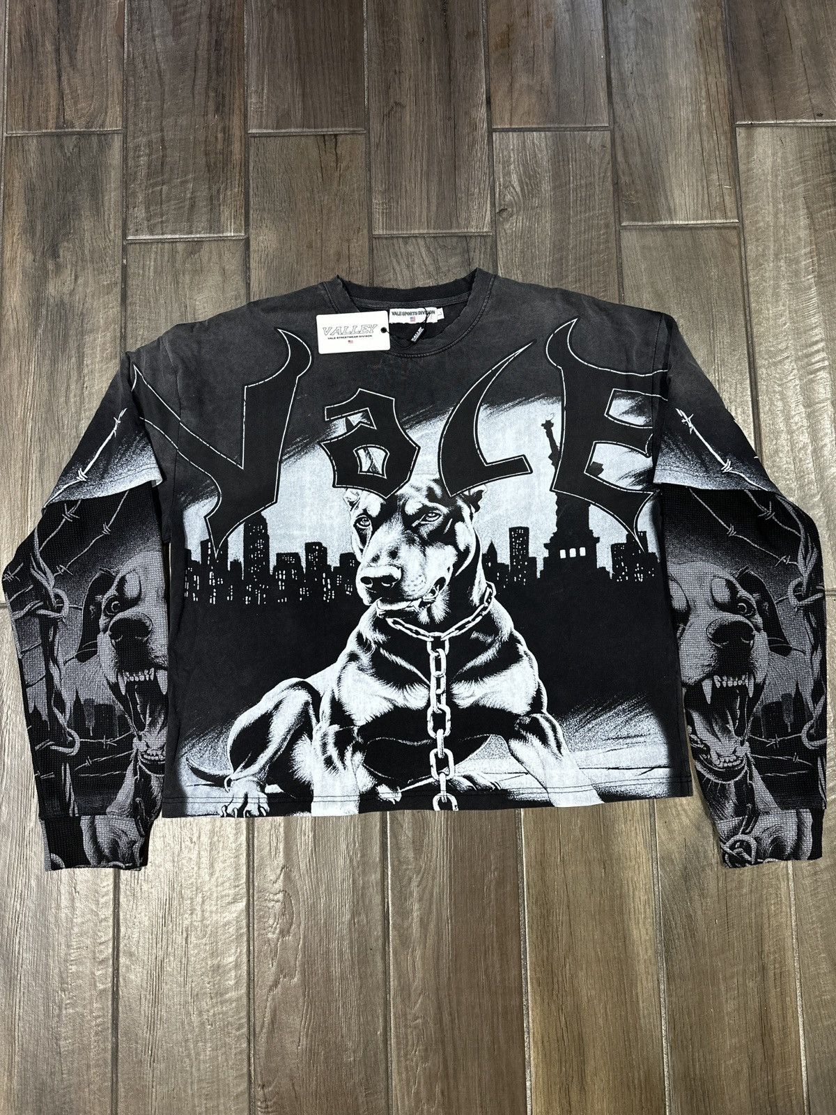 VALE MONOCHROME LONGSLEEVE