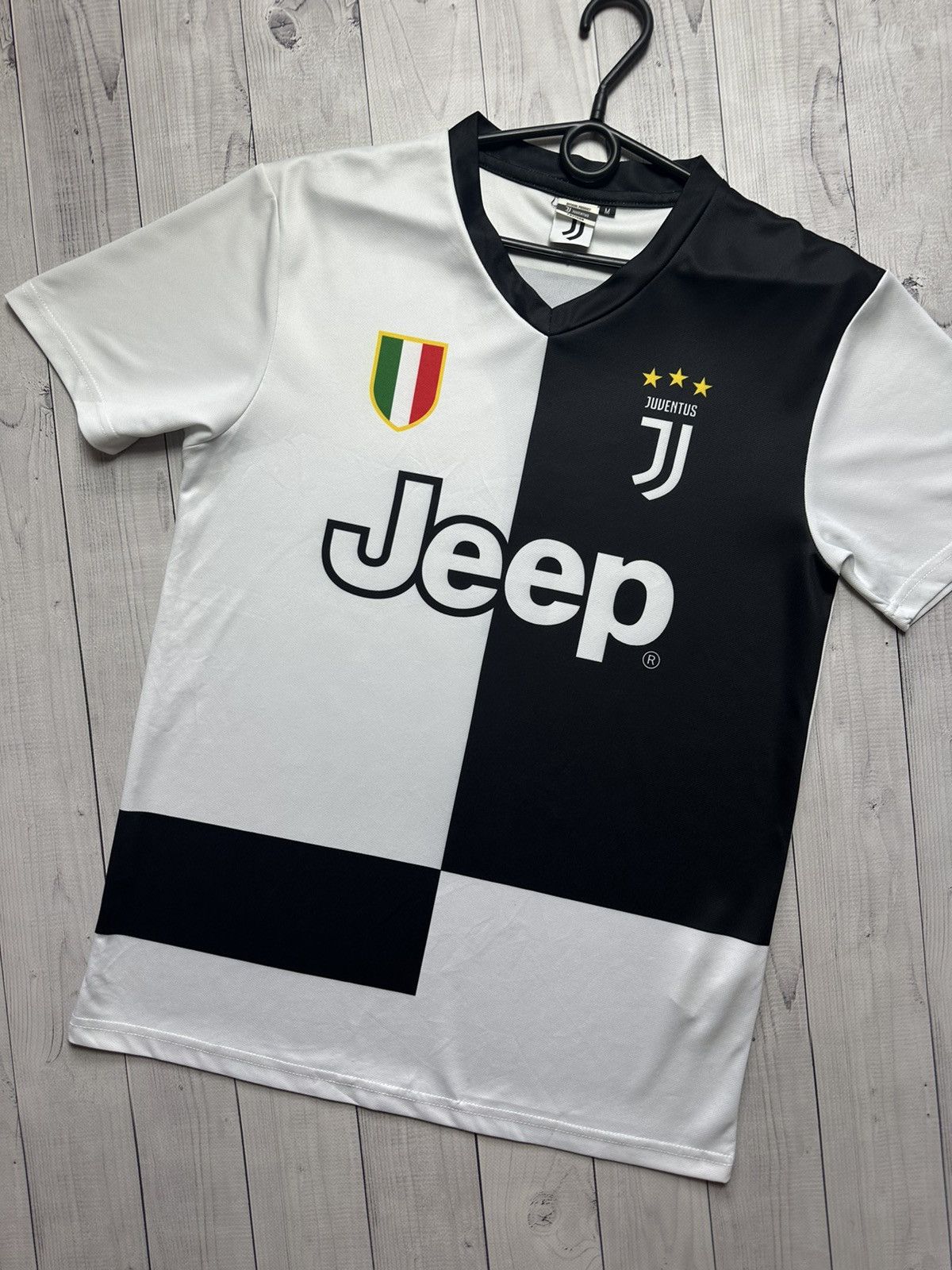 Adidas × Vintage Adidas Juventus soccer jersey size M 7 logo jeep Size US M / EU 48-50 / 2 - 3 Thumbnail