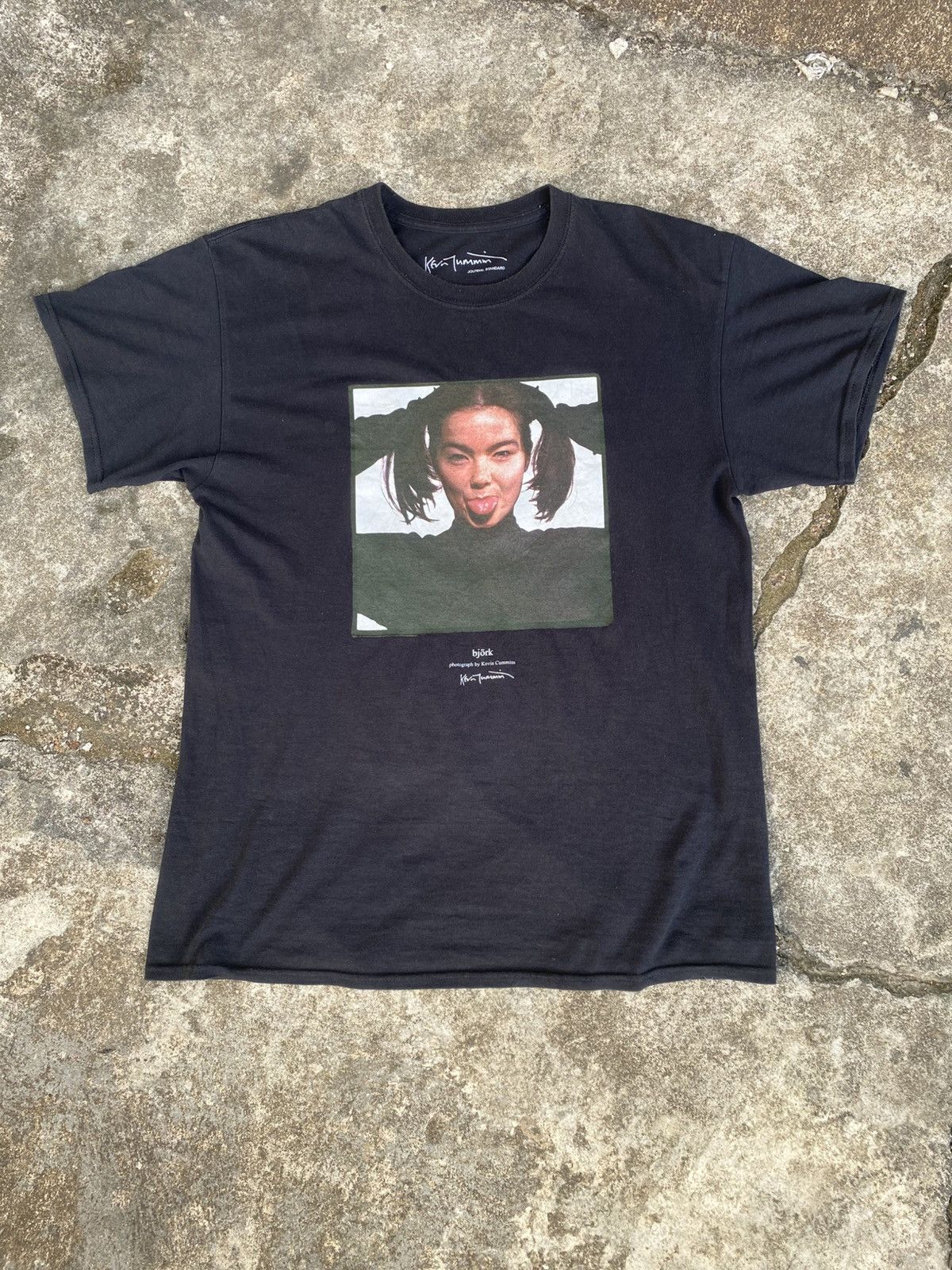 Kevin Cummins björk photo tee - BLACK LL BEAMS（ビームス）【別注】Kevin Cummins / 「Bjork」Photo T ③