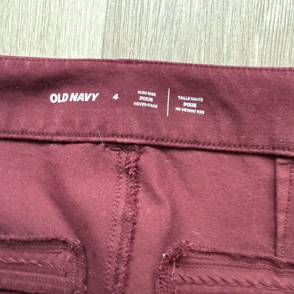 Old Navy Old Navy Red Flare Pants with Stretch Waistband Size 27" / US 4 / IT 40 - 3 Thumbnail