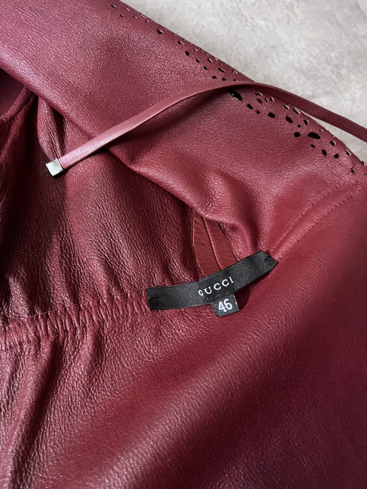 Gucci Gucci by Tom Ford leather jacket Laser cut edging 3/4 sleeve Size L / US 10 / IT 46 - 15 Thumbnail