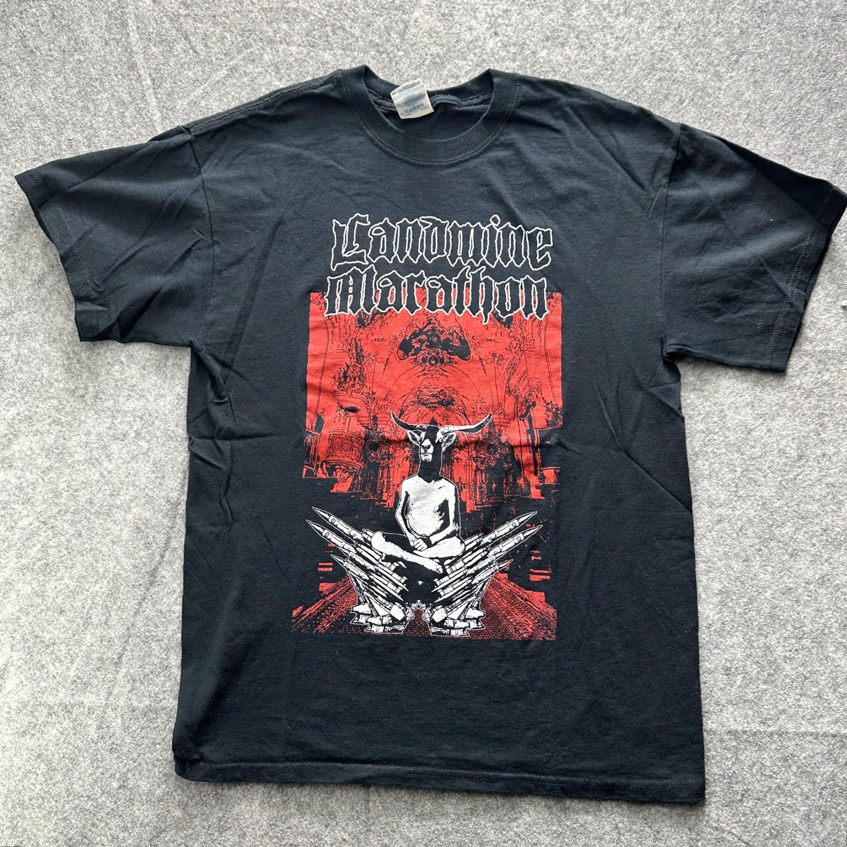 Gildan Gildan Landmine Marathon Shirt Mens Medium Black Graphic Tee Death Metal Band Size US M / EU 48-50 / 2 - 2 Thumbnail