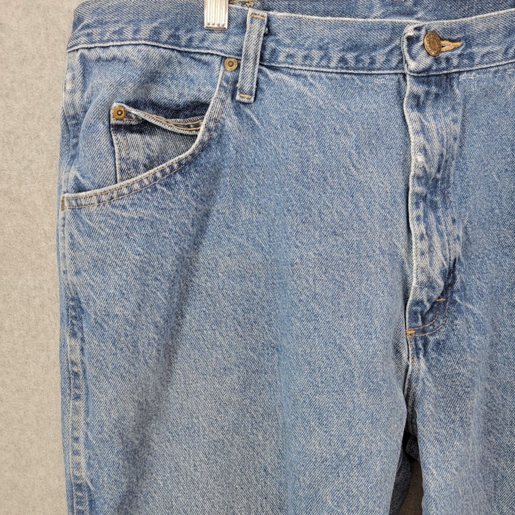 Wrangler Wrangler Jeans Mens 40x30 light Wash Regular Fit Straight 96501MR vintage Wrangler Jeans Mens 40x30 light Wash Regular Fit Straight 96501MR vintage Size US 40 / EU 56 - 3 Thumbnail
