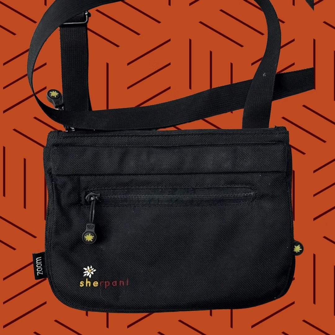 Vintage SHERPANI ZOOM Black Nylon Crossbody Purse Bag Small Women's Crossbody Bag Nylon Zipper Adjustable Strap Vintage: No Size ONE SIZE - 1 Thumbnail
