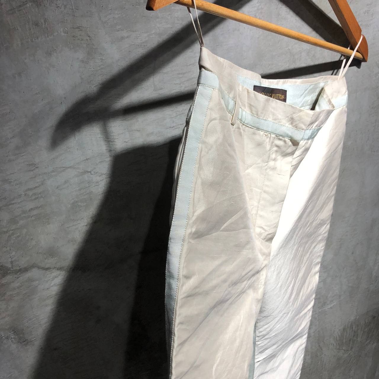 Louis Vuitton Louis Vuitton Casual Silk Trousers Size 26" / US 2 / IT 38 - 11 Thumbnail