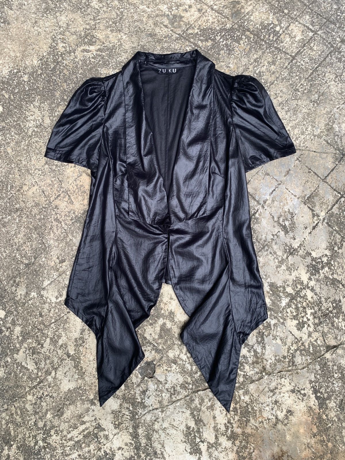 Japanese Brand y2k ZU.KU Black Leather Look Short Sleeves Blazer Size M / US 6-8 / IT 42-44 - 1 Thumbnail