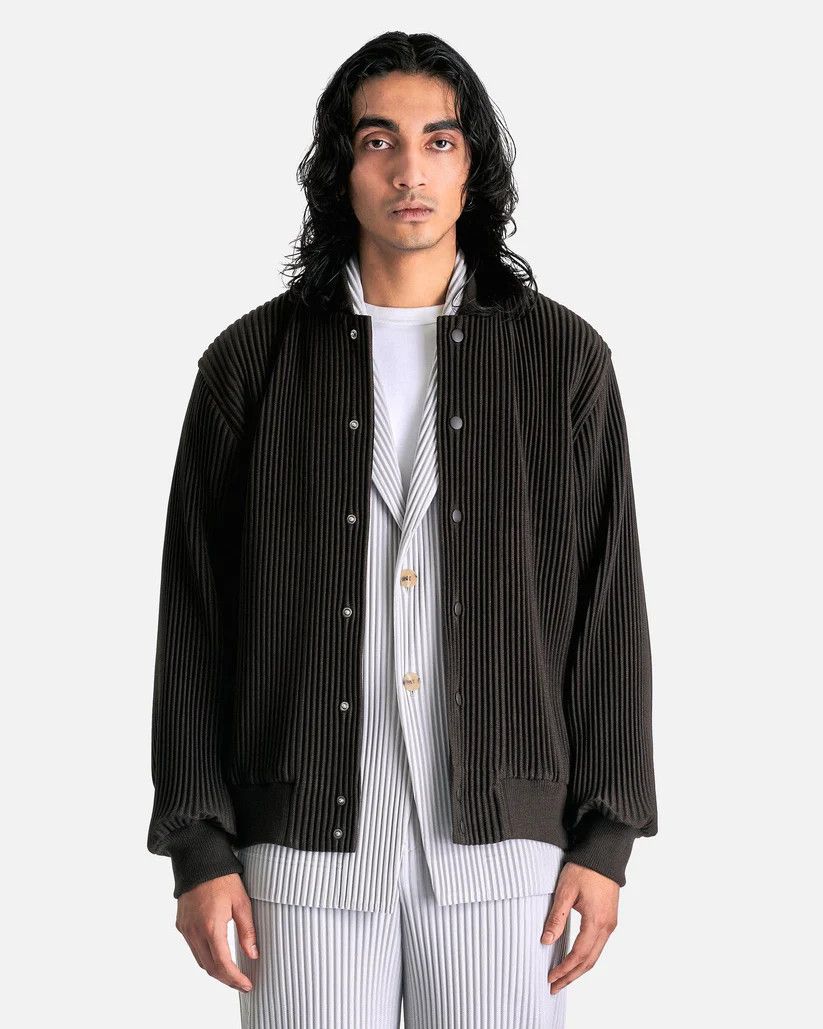 Homme Plisse Issey Miyake o1s1v1r1oon0925 Kersey Pleats Bomber Jacket in Black Size US XL / EU 56 / 4 - 1 Thumbnail