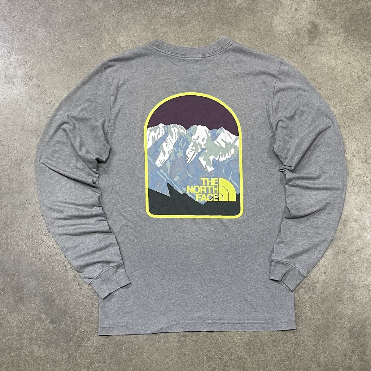 The North Face The North Face Gray Graphic Crew Neck Long Sleeve Shirt Size US S / EU 44-46 / 1 - 3 Thumbnail