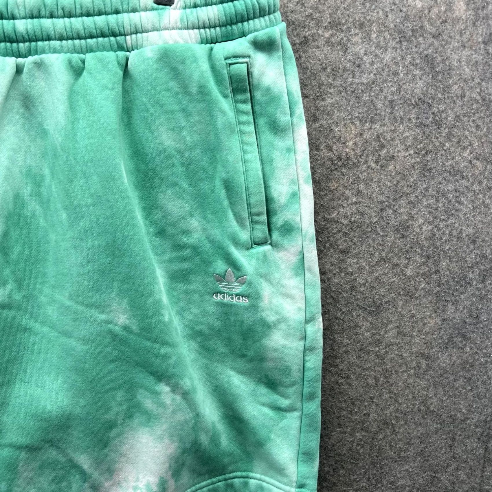 Adidas Adidas Shorts Men 2XL Teal Blue Tie Dye Fleece Elastic Waist Trefoil – Casual, Travel, Blue, 2XL, Regular Fit, Polyester, Inseam 7 in Size US 39 - 5 Thumbnail