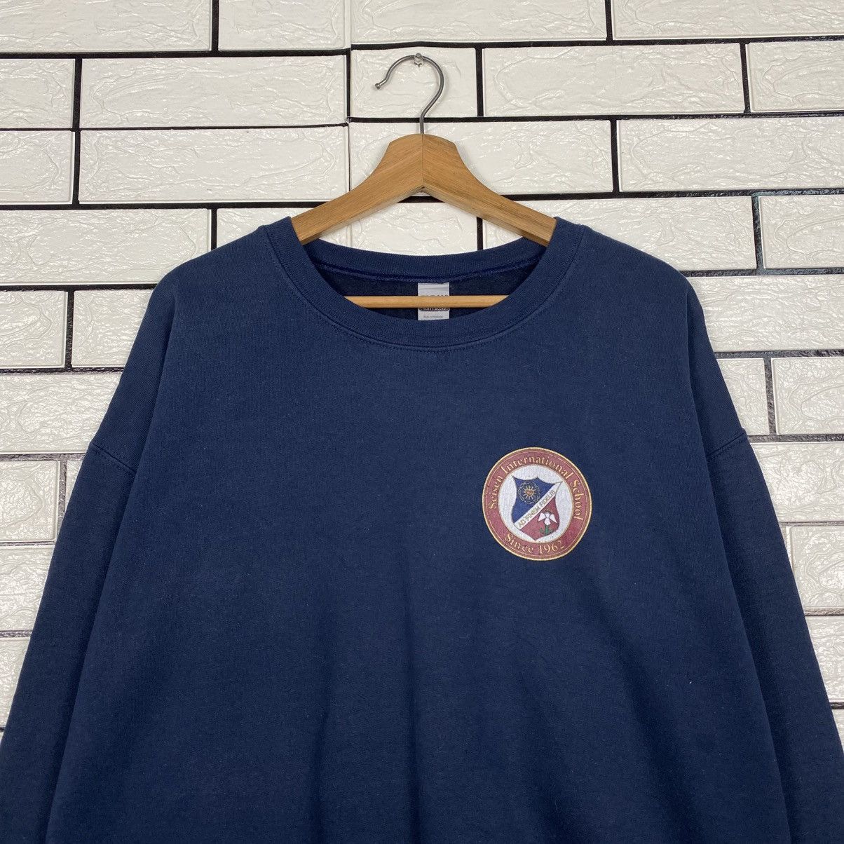 Japanese Brand Vintage Sweatshirt Scisen International School Since 1962 Size US L / EU 52-54 / 3 - 4 Thumbnail