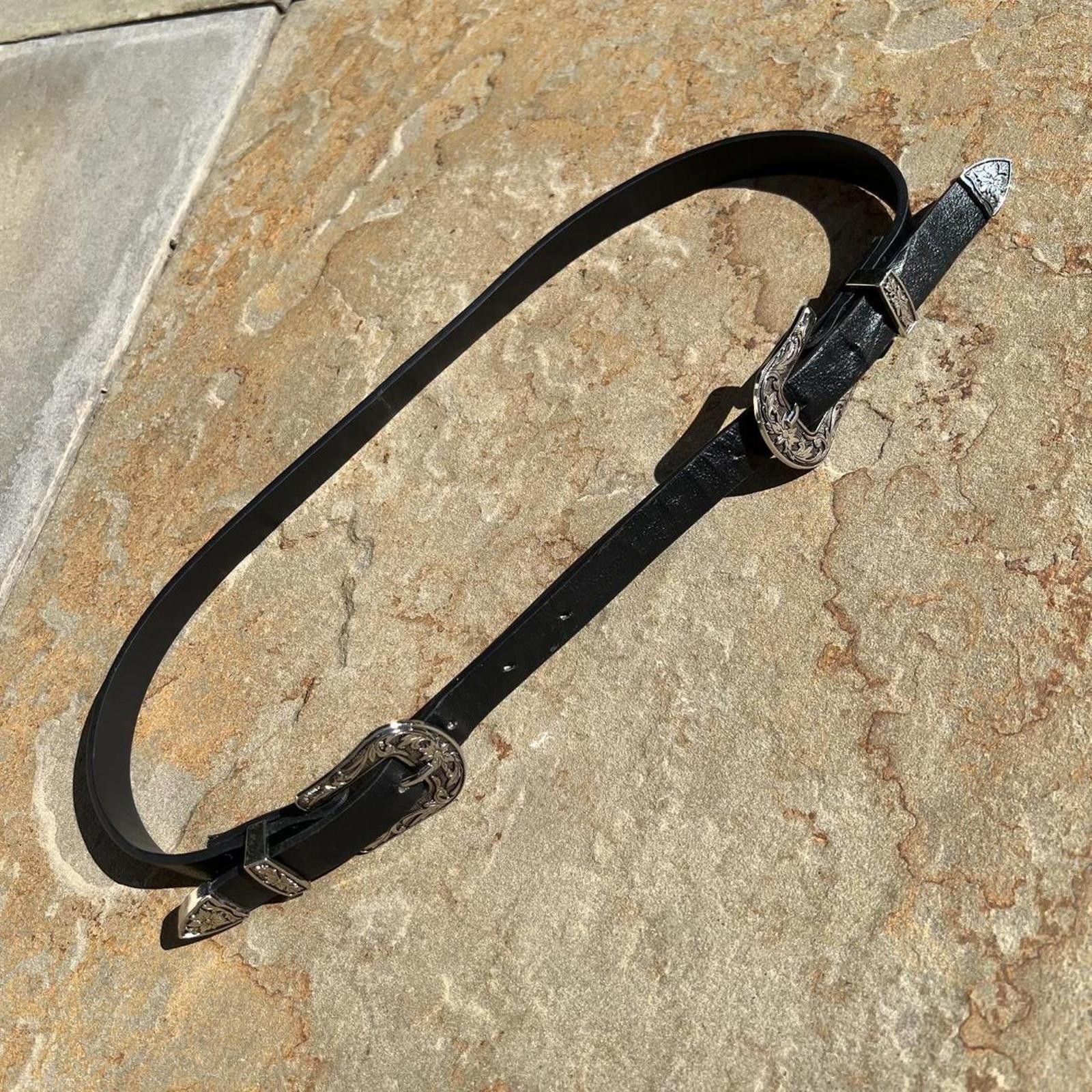 Other Black Double Buckle Black Faux Leather Metal Tipped Belt Size ONE SIZE - 1 Thumbnail