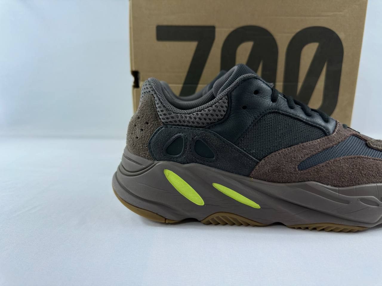 Adidas adidas Yeezy Boost 700 'Mauve' 2018 EE9614 Size US 12 / EU 45 - 2 Thumbnail
