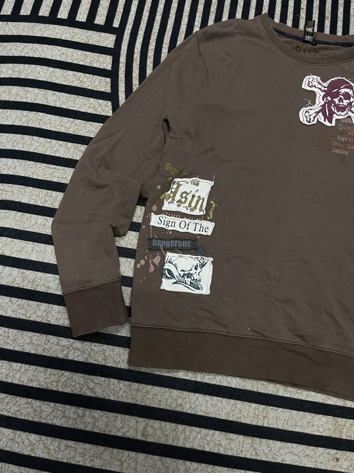 Eternal 2000s ETERNAL SKULL/CROSS DESIGN SUNFADED SWEATSHIRT Size US M / EU 48-50 / 2 - 3 Thumbnail