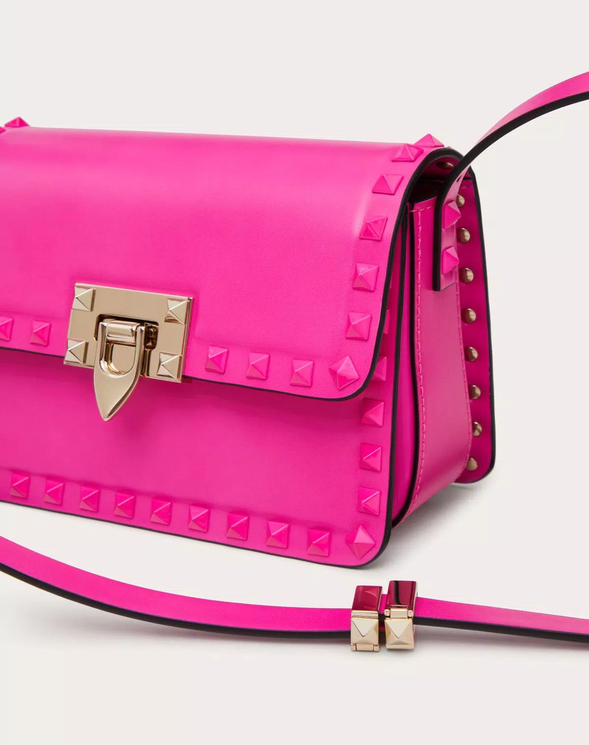 Valentino o1s1wg110426 Size: OS / Rockstud23 Small Shoulder Bag Pink Size ONE SIZE - 8 Thumbnail