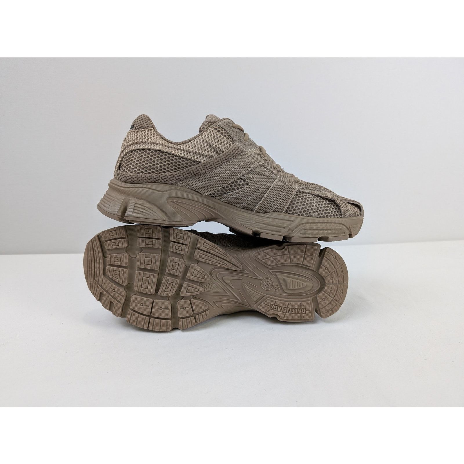Balenciaga o1rshd1 Phantom Sneakers in Dark Beige Size US 13 / EU 46 - 16 Thumbnail