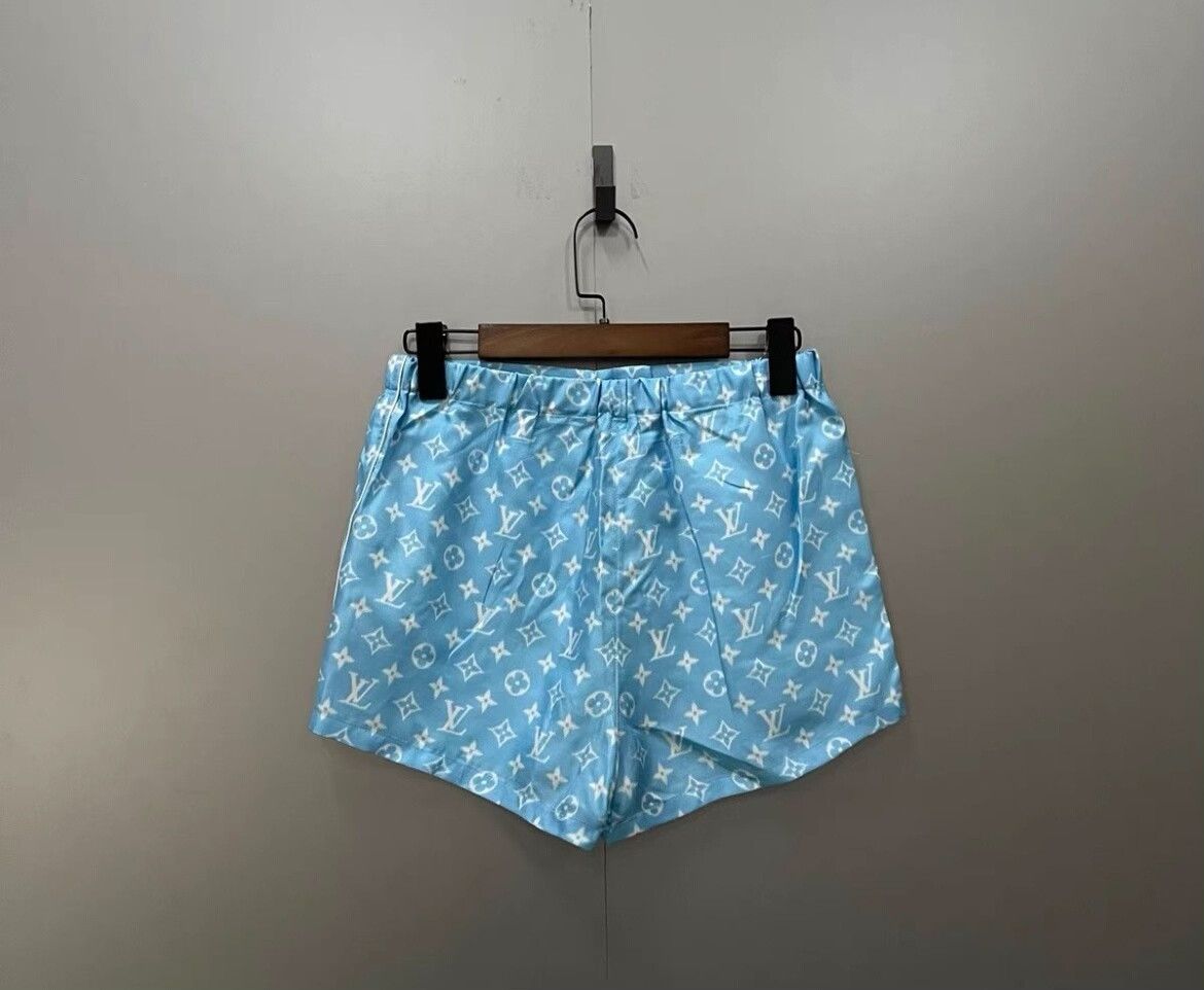 Louis Vuitton Louis Vuitton Blue Logo Print Shorts Size US 32 / EU 48 - 1 Thumbnail