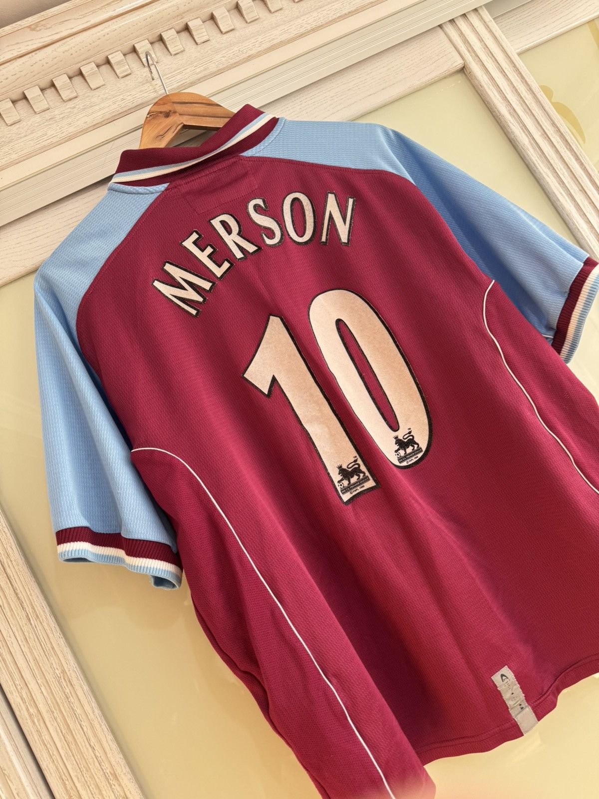 Diadora Vintage Merson #10 Aston Villa 2000-2001 Home Soccer Jersey Size US L / EU 52-54 / 3 - 9 Thumbnail