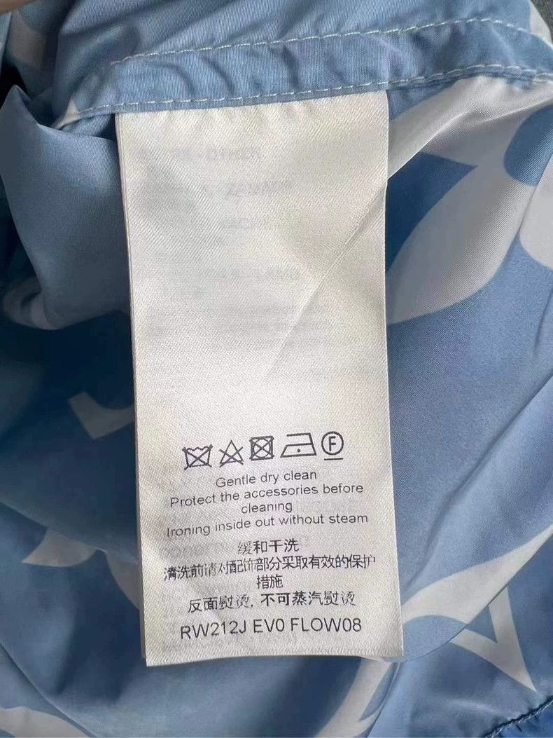 Louis Vuitton Louis Vuitton size 34 Gradient presbyopia full LOGO assault Size US M / EU 48-50 / 2 - 5 Thumbnail