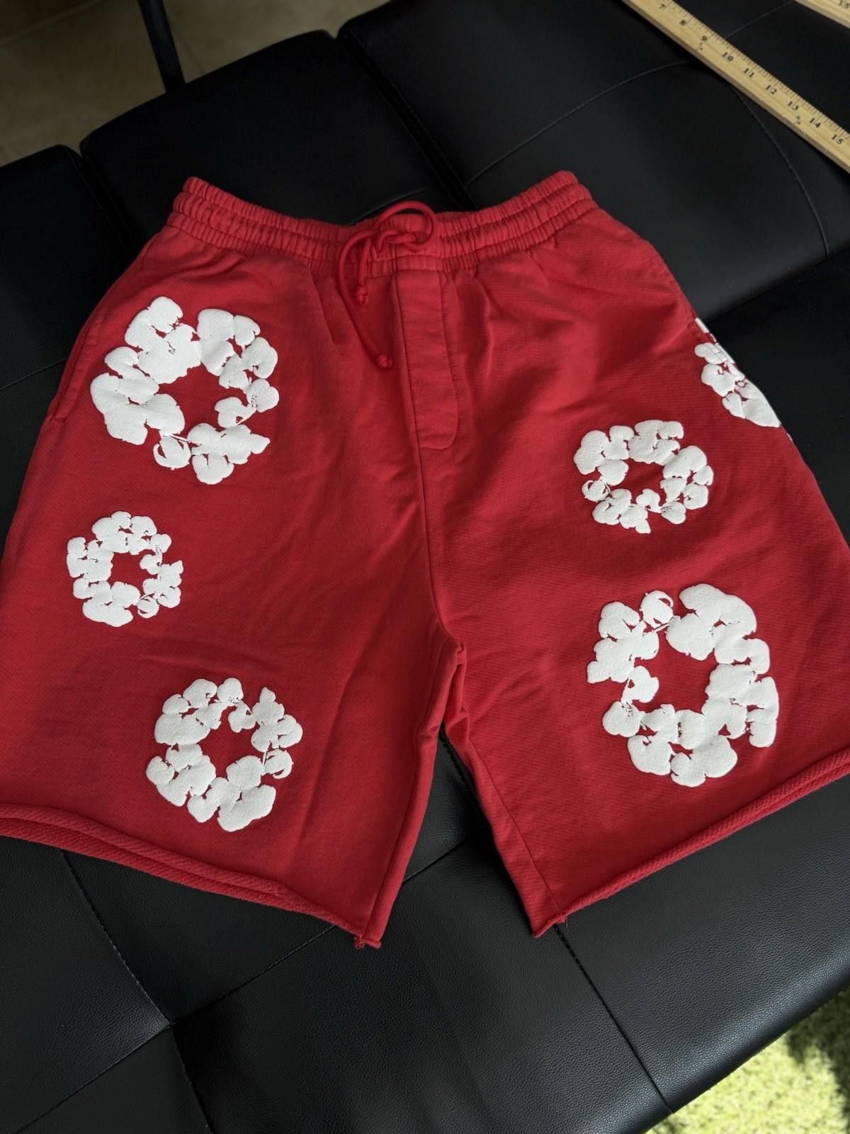 DENIM TEARS Denim Tears Cotton Wreath Shorts Red |BRAND NEW| AUTHENTIC| Size US 32 / EU 48 - 5 Thumbnail
