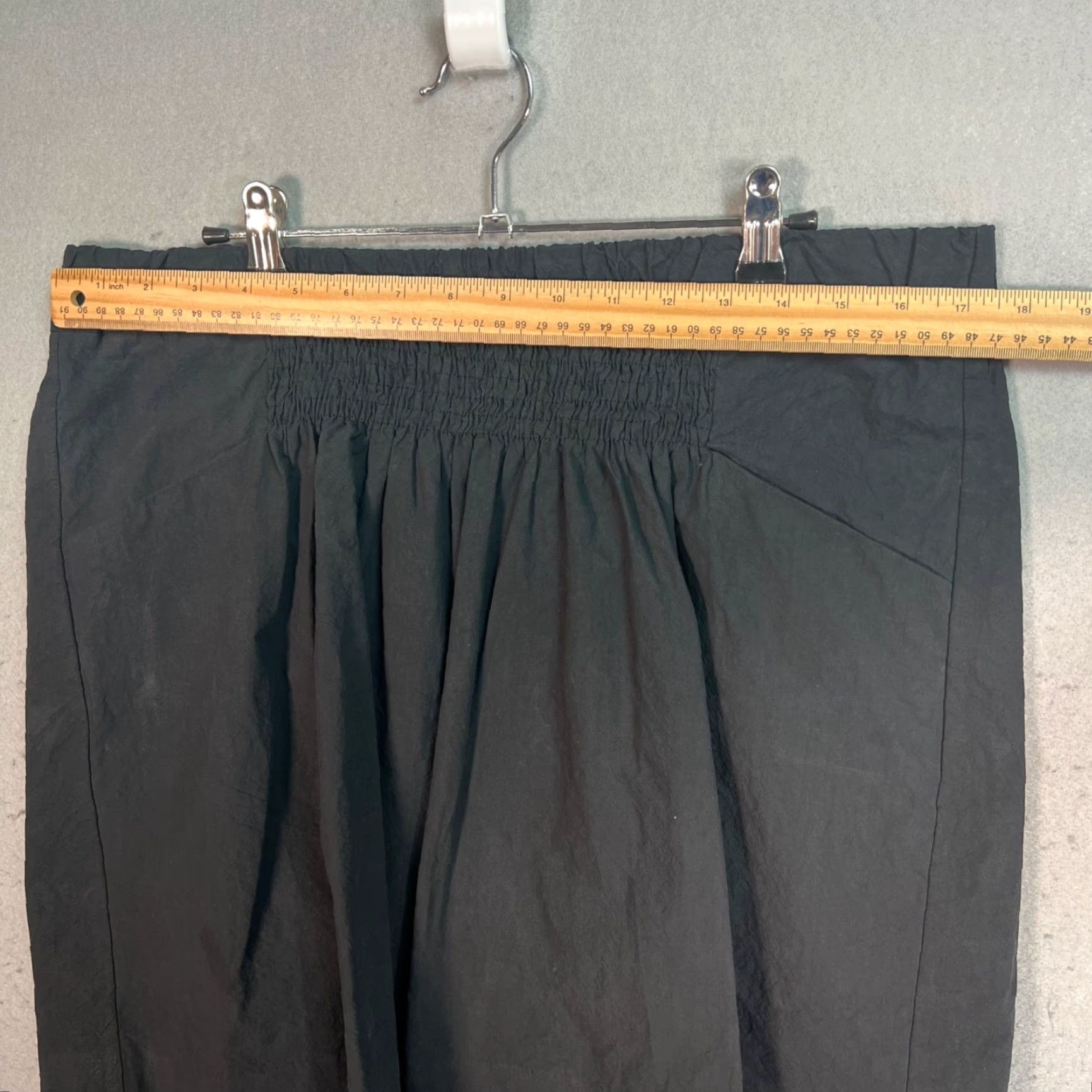 Banana Republic Banana Republic Skirt Adult Regular Size 12 Black Cotton Lined Short Mini Women's / Womens 12 Black Cotton Lined Banana Republic Skirt Size 34" / US 12 / IT 48 - 5 Thumbnail