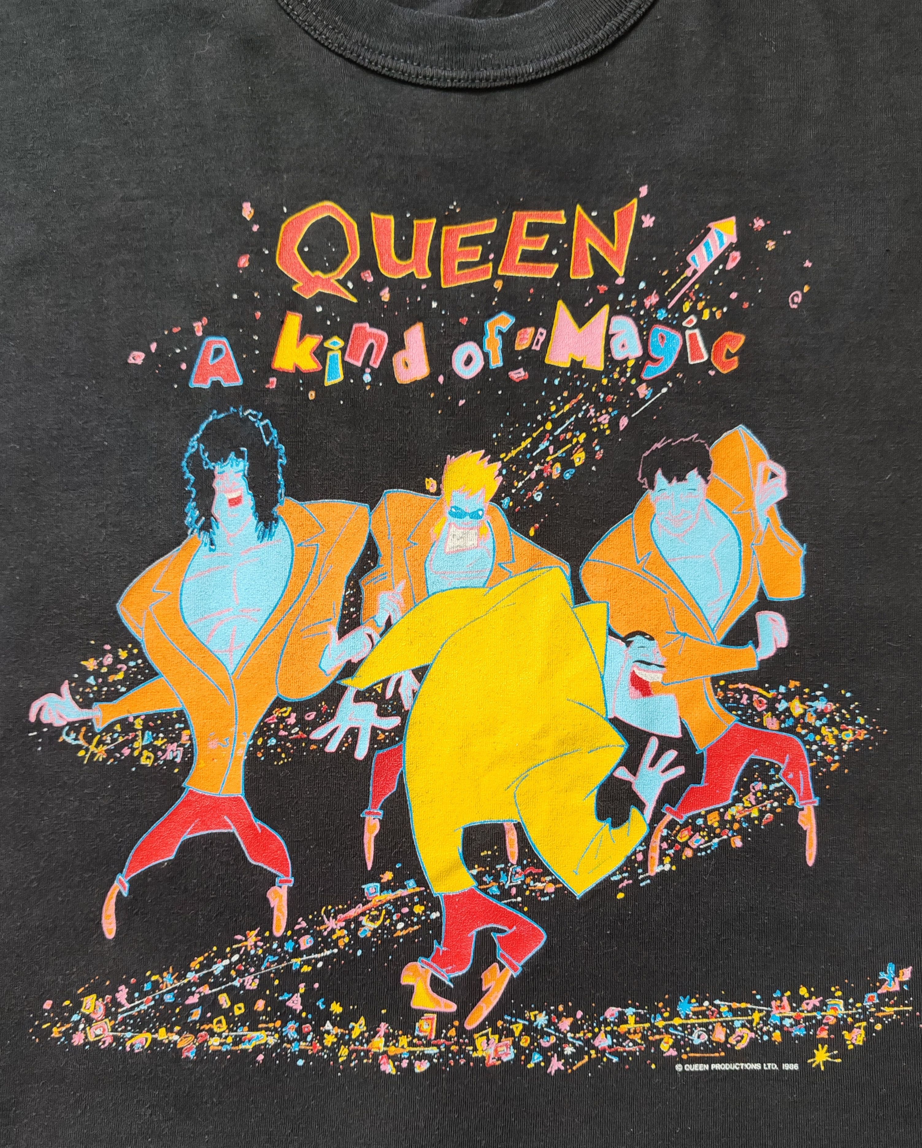 Band Tees Vintage 1986 QUEEN A Kind of Magic Tour T shirt size S Size US S / EU 44-46 / 1 - 4 Thumbnail