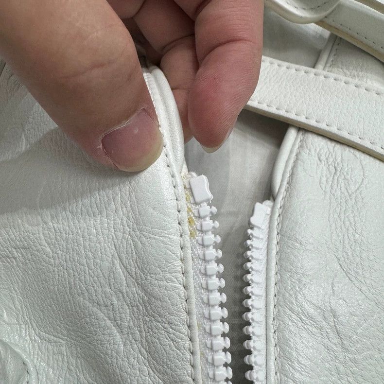 Louis Vuitton Louis Vuitton White embossed calfskin jacket Size US M / EU 48-50 / 2 - 5 Thumbnail