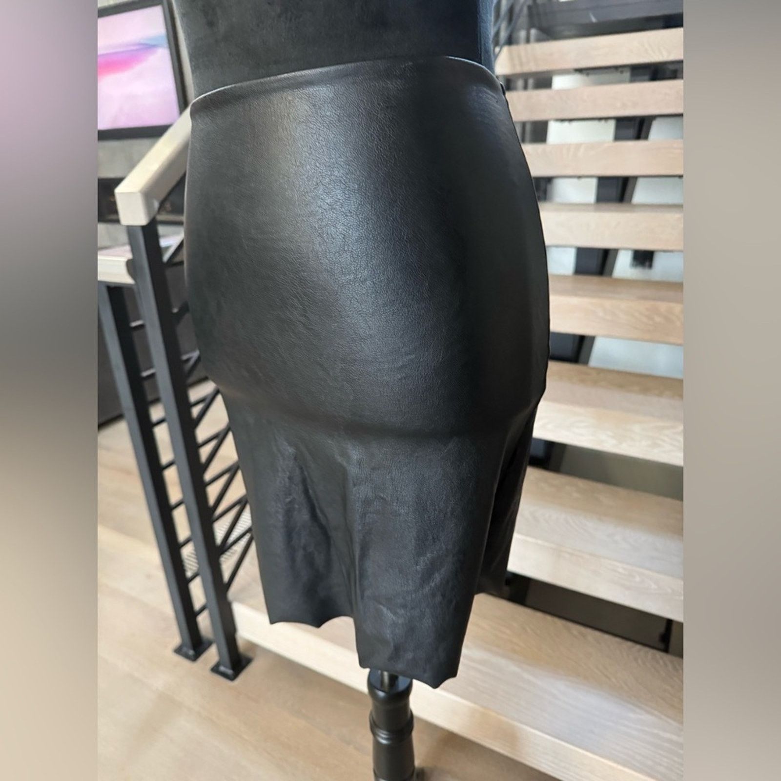 Commando New Commando Black Pencil Skirt size S Size 23" - 7 Thumbnail