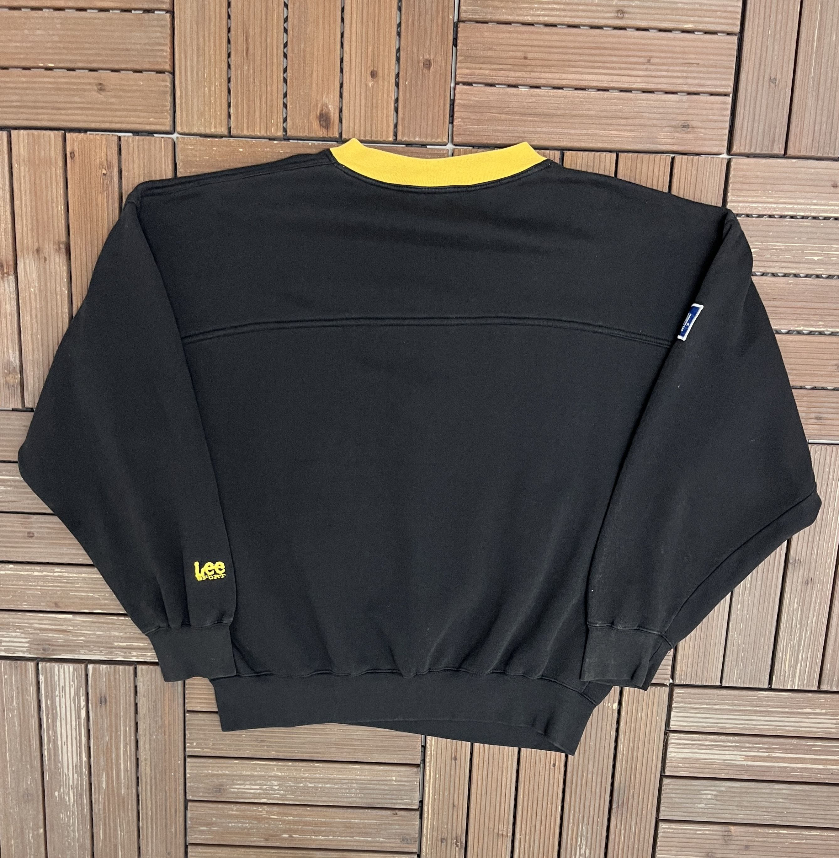 Vintage Iowa Hawkeyes Embroidered Vintage Black Crewneck Sweater Size US L / EU 52-54 / 3 - 4 Thumbnail