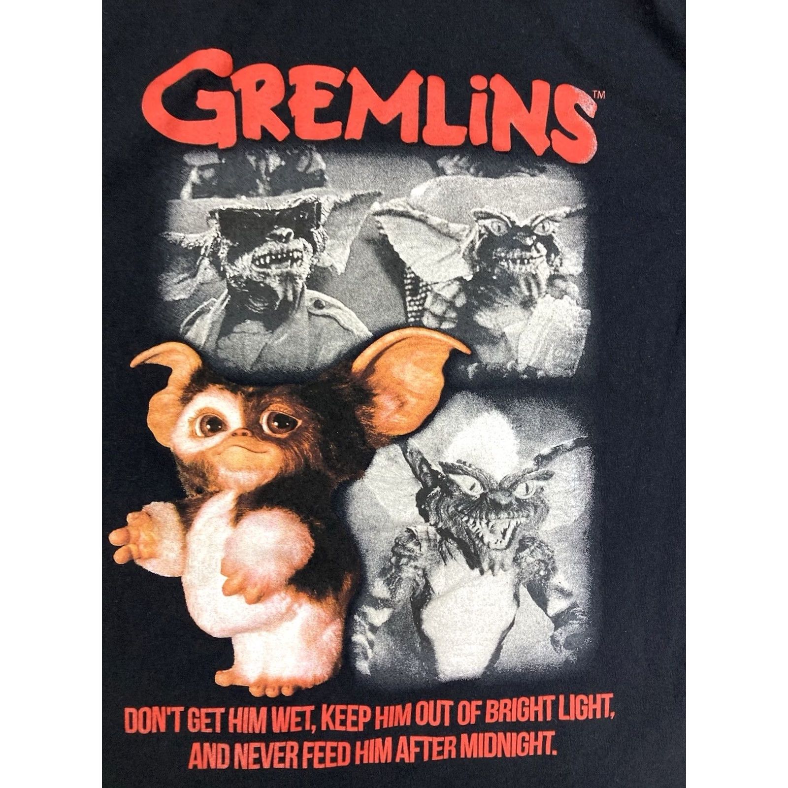 Vintage Gremlins T-Shirt Women's Small Black Short Sleeve Crew Neck Pullover Cotton Halloween Horror Movie Graphic) Size S / US 4 / IT 40 - 2 Thumbnail