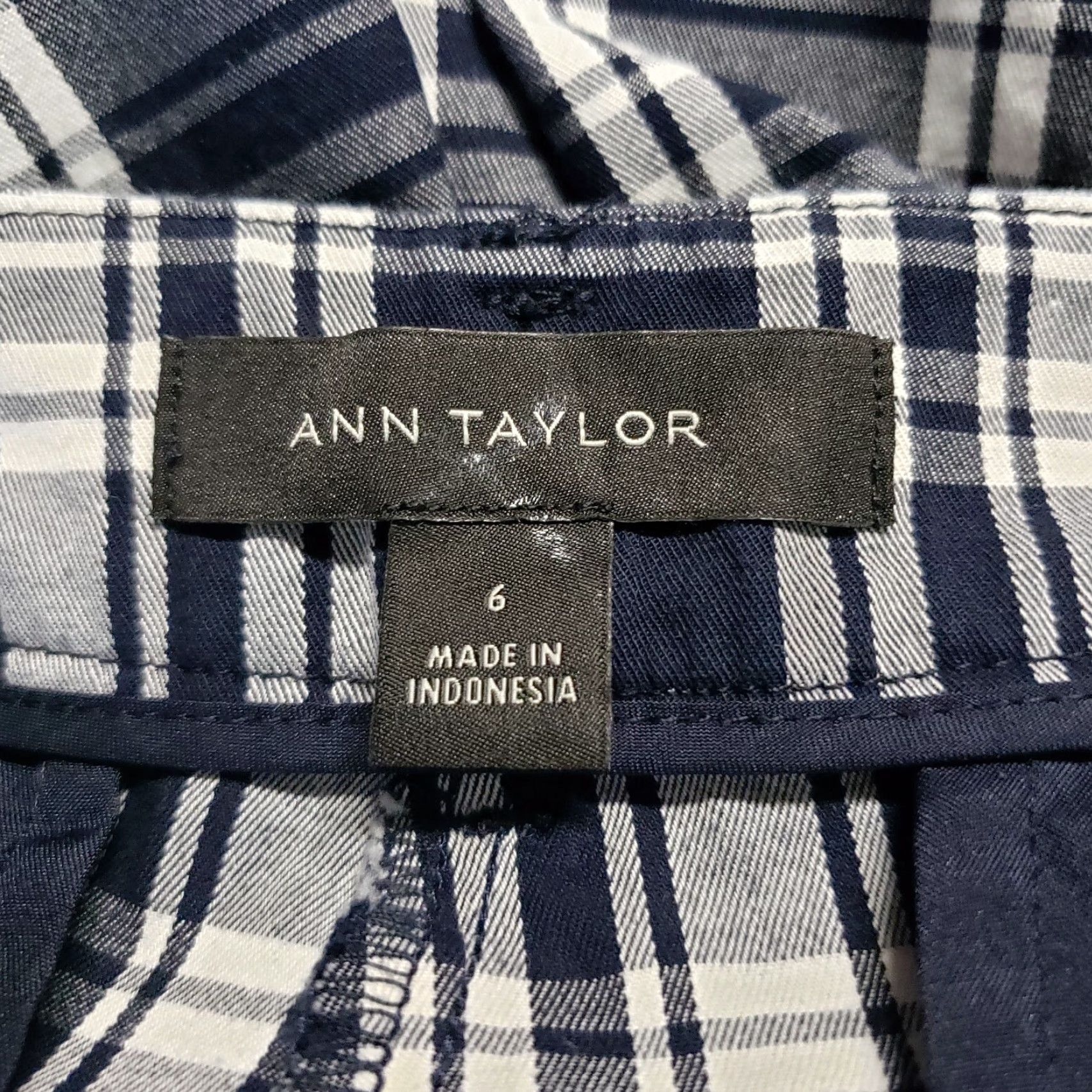 Ann Taylor Ann Taylor Womens Cropped Pants Sz 6 Blue White Plaid Mid Rise Cotton Blend Size 28" / US 6 / IT 42 - 7 Thumbnail