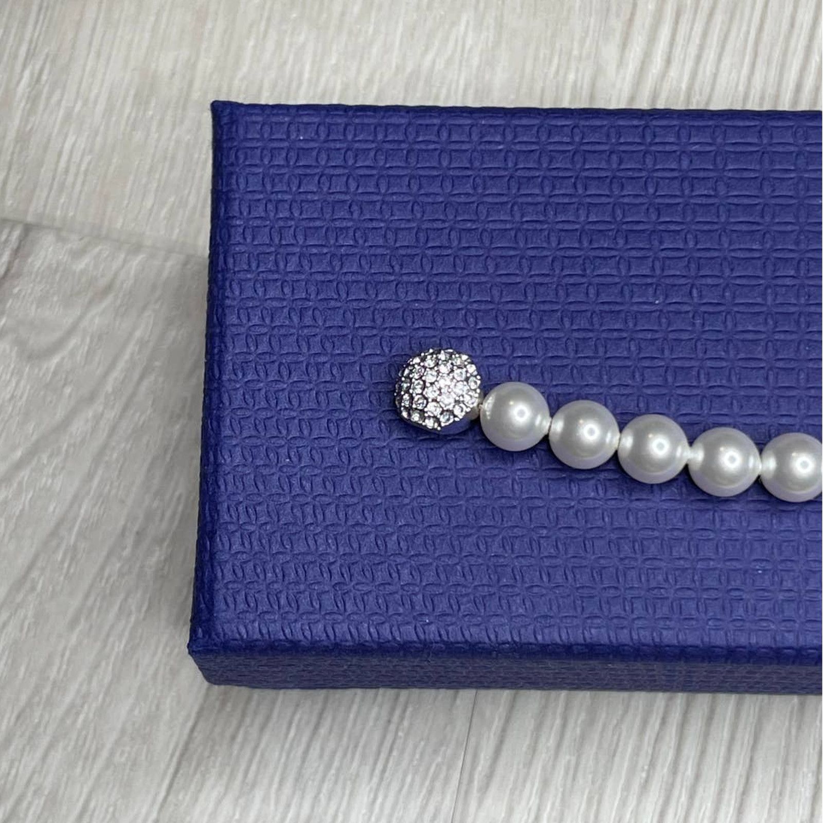 Swarovski Swarovski Nice Pearl Feather Bracelet White, Rhodium plated Size ONE SIZE - 5 Thumbnail