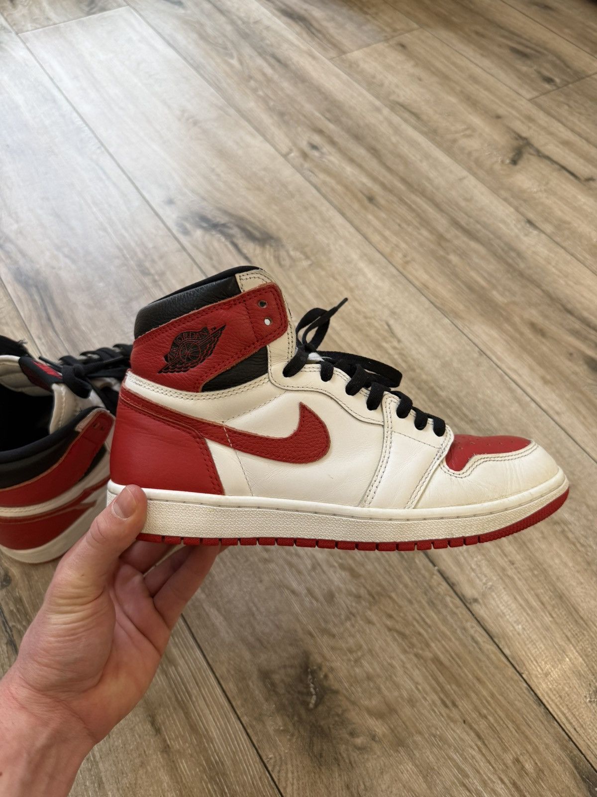 Jordan Brand Nike Air Jordan 1 Retro High OG Heritage Red/White Size US 8 / EU 41 - 11 Thumbnail