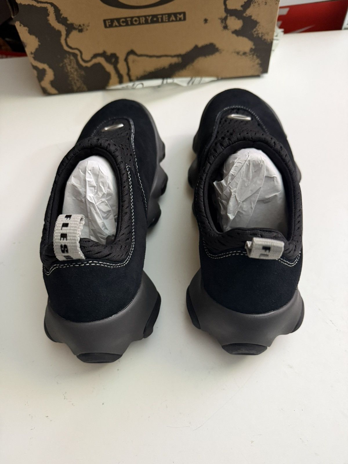 Oakley Oakley factory team flesh Size US 7 / EU 40 - 3 Thumbnail